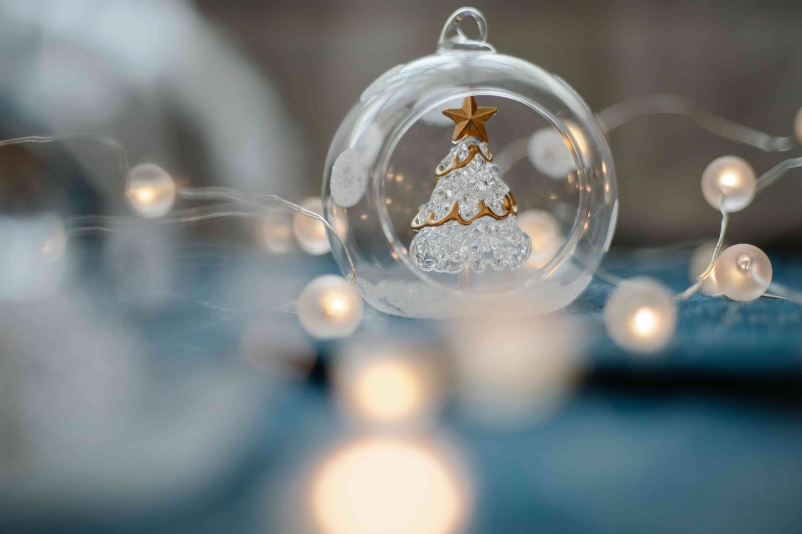 Boule de Noël personnalisée : Une touche unique pour votre décoration de fêtes