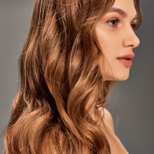 Boucles sans chaleur : 5 méthodes naturelles pour onduler vos cheveux